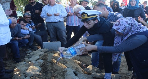 İzmir’de intihar eden teğmen Manavgat’ta defnedildi