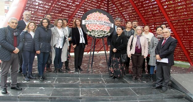 Kadına şiddete ‘dur’ demek için toplandılar