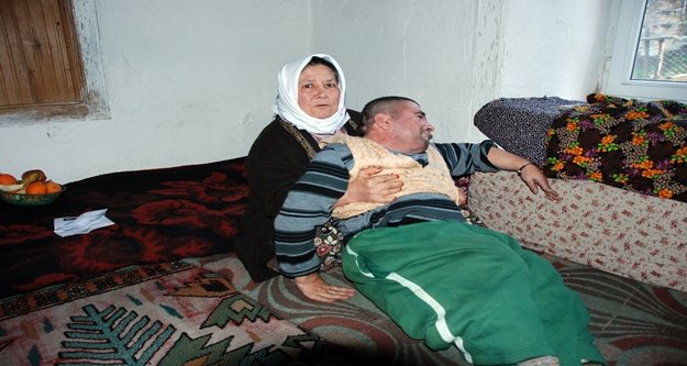 Kendini engelli kardeşlerine adadı