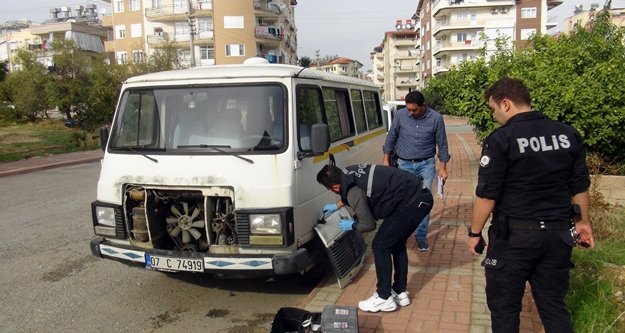 Minibüs radyatörünü çalıp 90 TL’ye sattı!