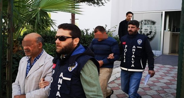 Polis traktör hırsızları için 38 saatlik kamera kaydı izledi