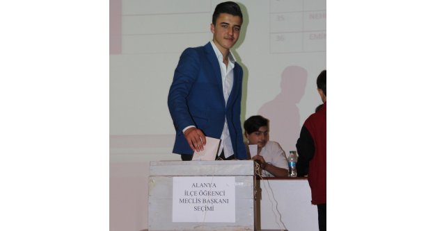 Rekor oyla Alanya Öğrenci Meclis Başkanı Yılmaz oldu