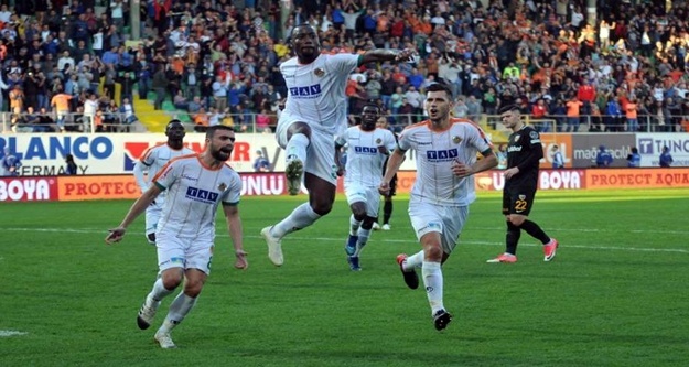 Sergen’li Alanyaspor’un pastırma keyfi