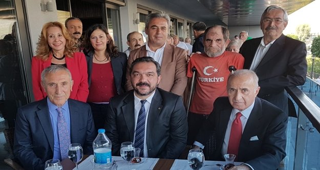 Sosyal Demokrasi seminerlerinin son konuğu Hikmet Çetin oldu