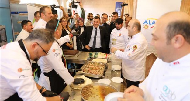 Türk ve dünya mutfağının ünlü şefleri Altın Kepçe'de buluştu
