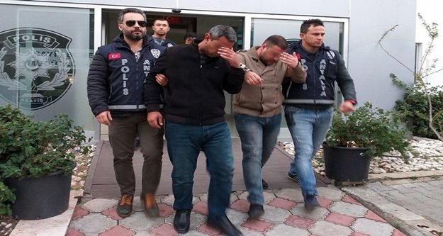 Üzerinde büyü var dediler altınları dolandırdılar!