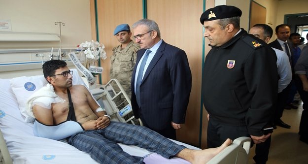 Vali Karaloğlu yaralı askerleri ziyaret etti