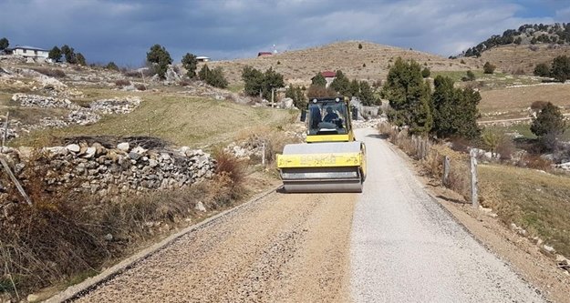 Yücel: "Yaylalarımız güvenli ve konforlu yola kavuştu"