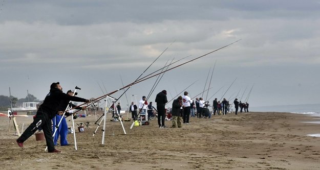 5 ülkeden 100 sporcu Akdeniz’e olta atacak