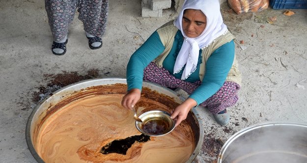 Akseki'de nar ekşisi mesaisi başladı