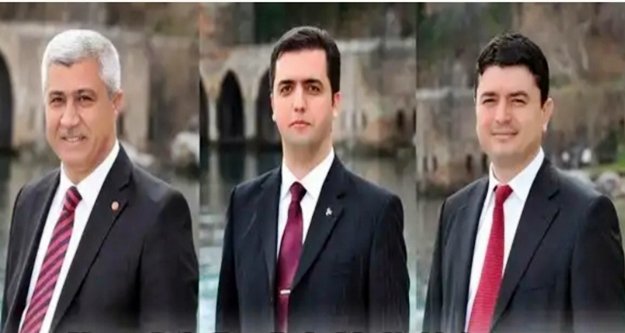 Alanya Belediyesi'nde 3 başkan yardımcısı istifa etti
