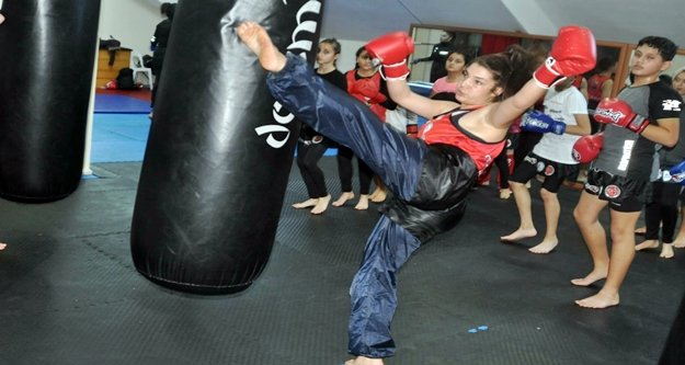 Alanya'da geleceğin şampiyonları yetişiyor