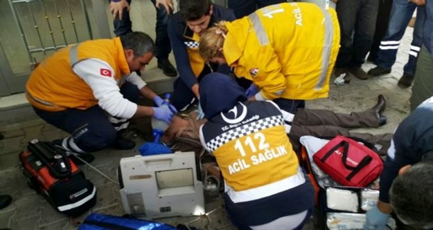 Alanya’da kalbi duran adam son anda kurtarıldı