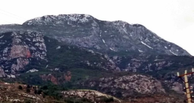 Alanya’da Mahmutlar’a da kar yağdı!