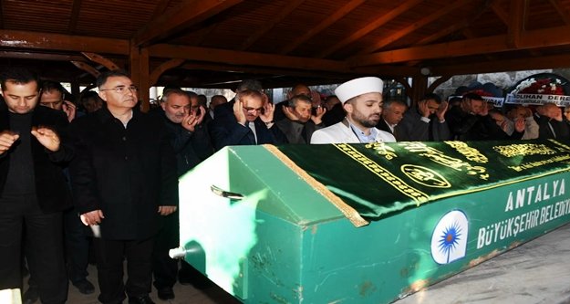 Alanyalı Mevlüt Yeni’nin kayınpederi toprağa verildi