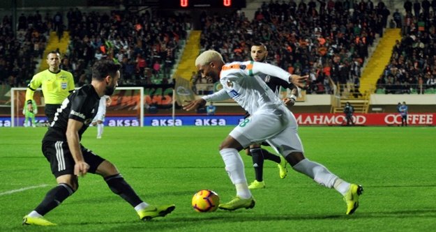 Alanyaspor Beşiktaş’ı elinden kaçırdı
