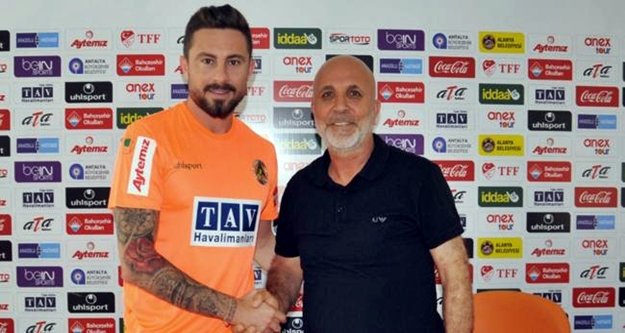 Alanyasporlu futbolcu Adana’ya mı gidecek?