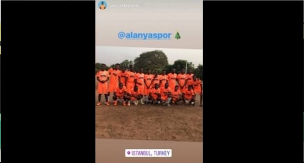 Alanyasporlu Sackey memleketinde forma dağıttı