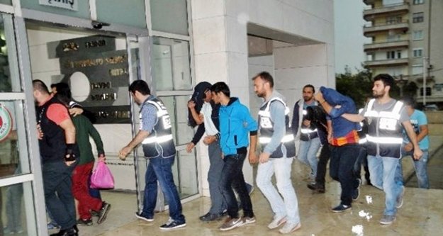 Alman turistleri dolandıran çeteye 38 gözaltı