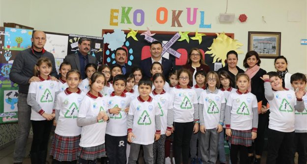 Başkan Yücel, eko- okulda GES projesini anlattı