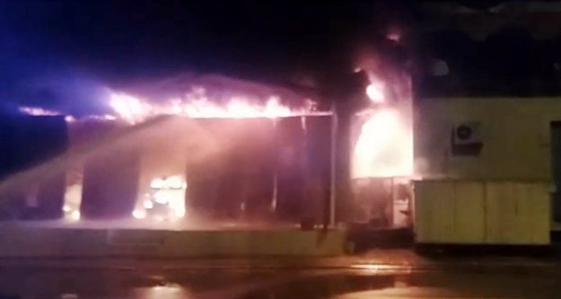 Depo yangını paniğe neden oldu