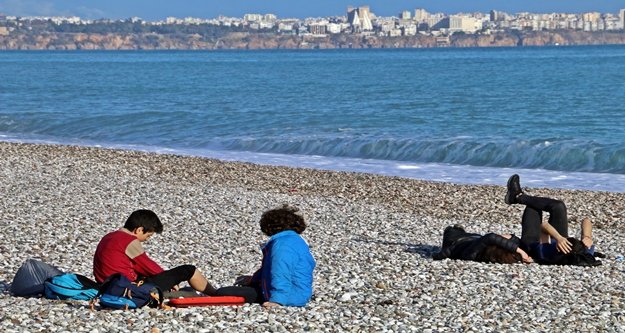 Dün sel felaketi bugün güneş keyfi