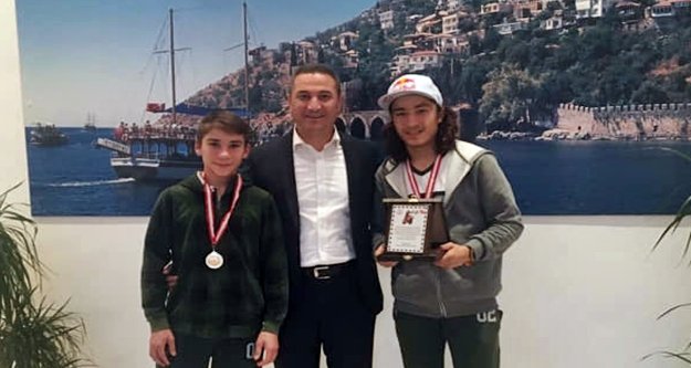 Dünyanın en genç şampiyonu Alanya’dan