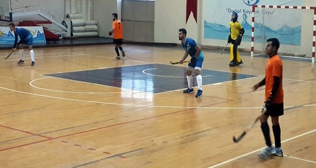 Erkekler Salon Hokeyi Süperlig 2.Etap müsabakaları başladı