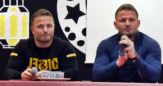 İkiz başpehlivanlar öğrencilerle buluştu