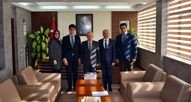Kaymakam öğrenci meclisi başkanını ağırladı