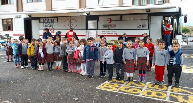 Miniklerden dev kampanya: Kan bağışı yaptılar