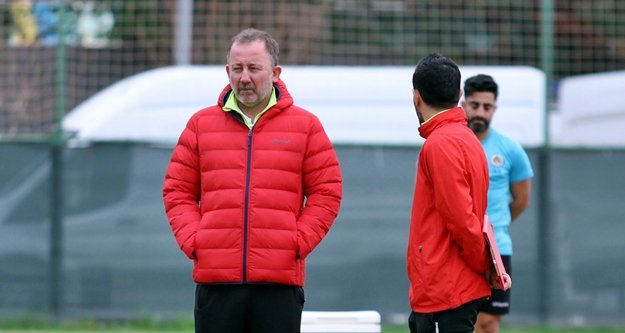 Sergen Yalçın "Mutlaka 2 maçtan 4 puan almalıyız"