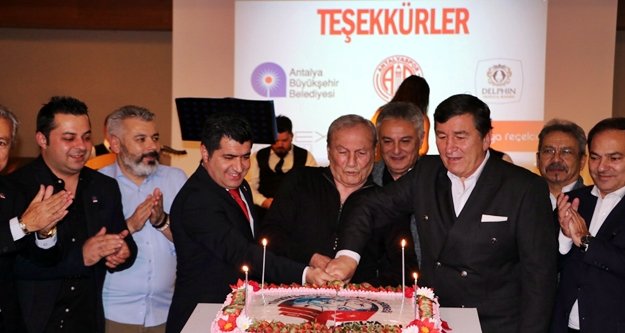 TSYD üyeleri kaynaşma gecesinde toplandı