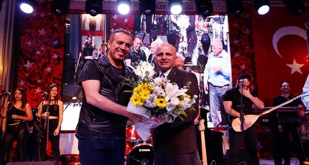 TÜRSAD gecesinde Haluk Levent rüzgarı