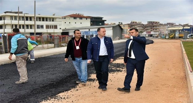 Yücel'den 5 yılda 900 km asfalt