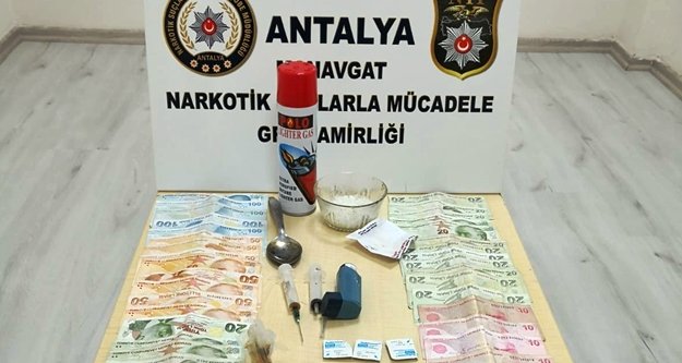 Zehir taciri tutuklanarak Alanya'ya gönderildi