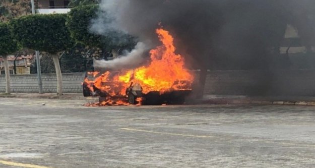 Alanya'da araç alev topuna döndü