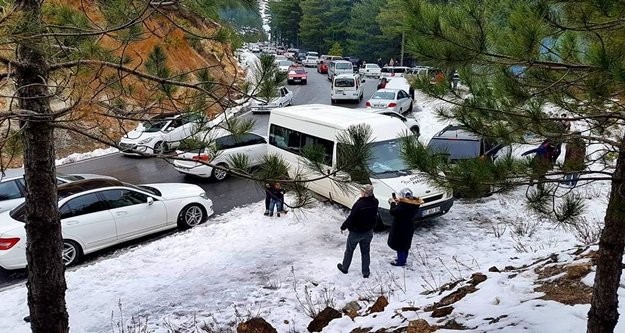 Alanya'da kar turizmi trafiği kilitledi