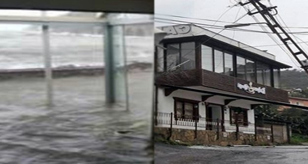 Alanya’da çatılar uçtu, iş yerlerini su bastı!