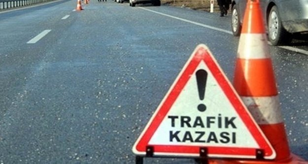 Alanya’da motosikletle minibüs çarpıştı: 1 yaralı