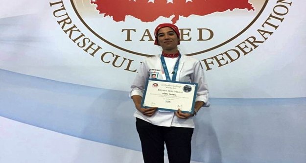 Alanyalı kadın aşçıdan büyük başarı
