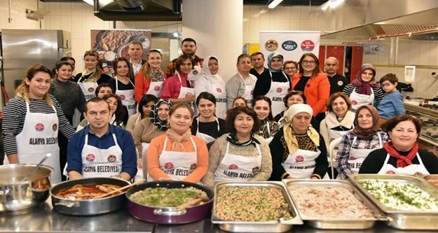 Alanyalı Kadınları sevindiren kurs tekrar açıldı