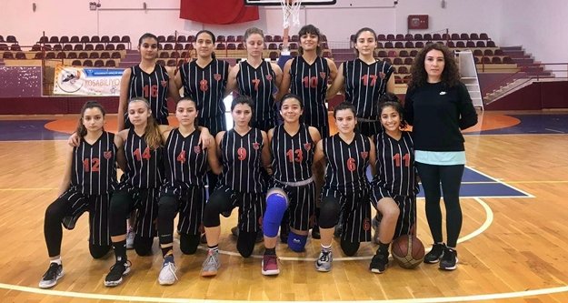 Alanyalı kızlar potada şampiyonluğa yaklaştı