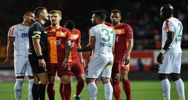 Alanyaspor kart sınırında