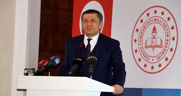 Bakan Selçuk: “Biz dünya ile yarışıyoruz”