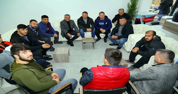 Başkan Sözen’den başpehlivanlara tam destek