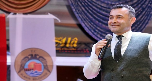 Başkan Yücel vatandaşın dertlerini dinlemeye devam ediyor