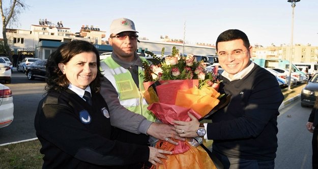 Belediye personelinden Tütüncü'ye anlamlı sürpriz