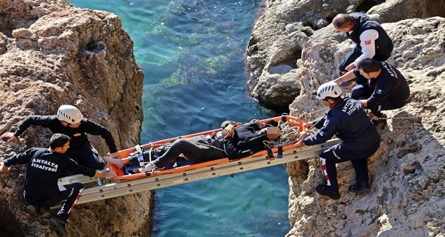 Çevredekileri dinlemeyen balıkçı  şans eseri kurtuldu