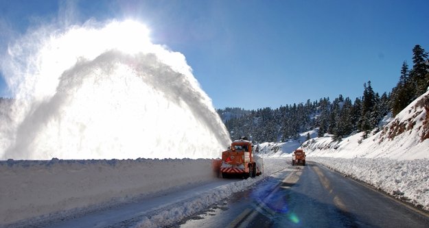 Dikkat! Konya yolunda karla mücadele devam ediyor